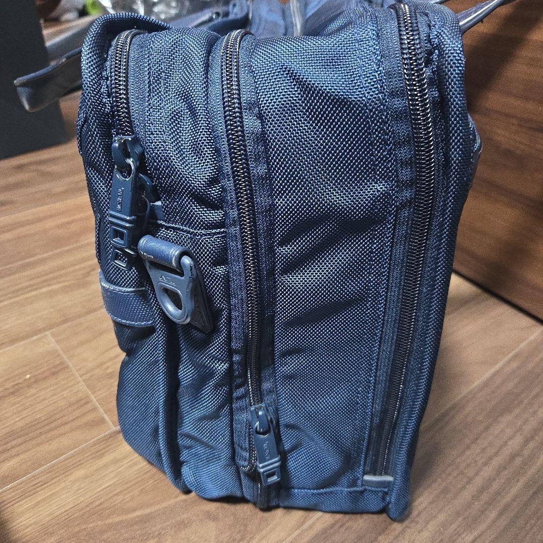 TUMI アルファ　エクスパンダブルブリーフ　ネイビー