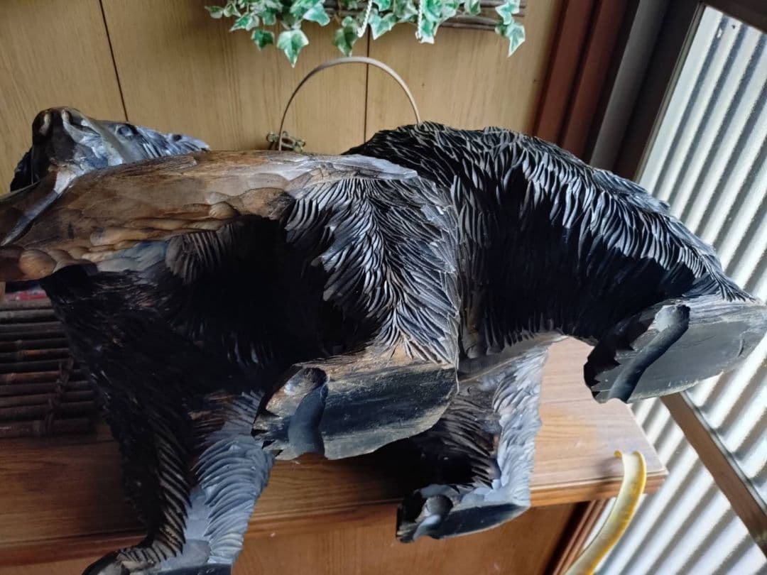 木製クマ彫刻
