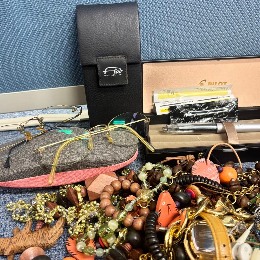 遺品整理 アクセサリー 時計 まとめ ブローチ タイピン 刻印未検品 1481