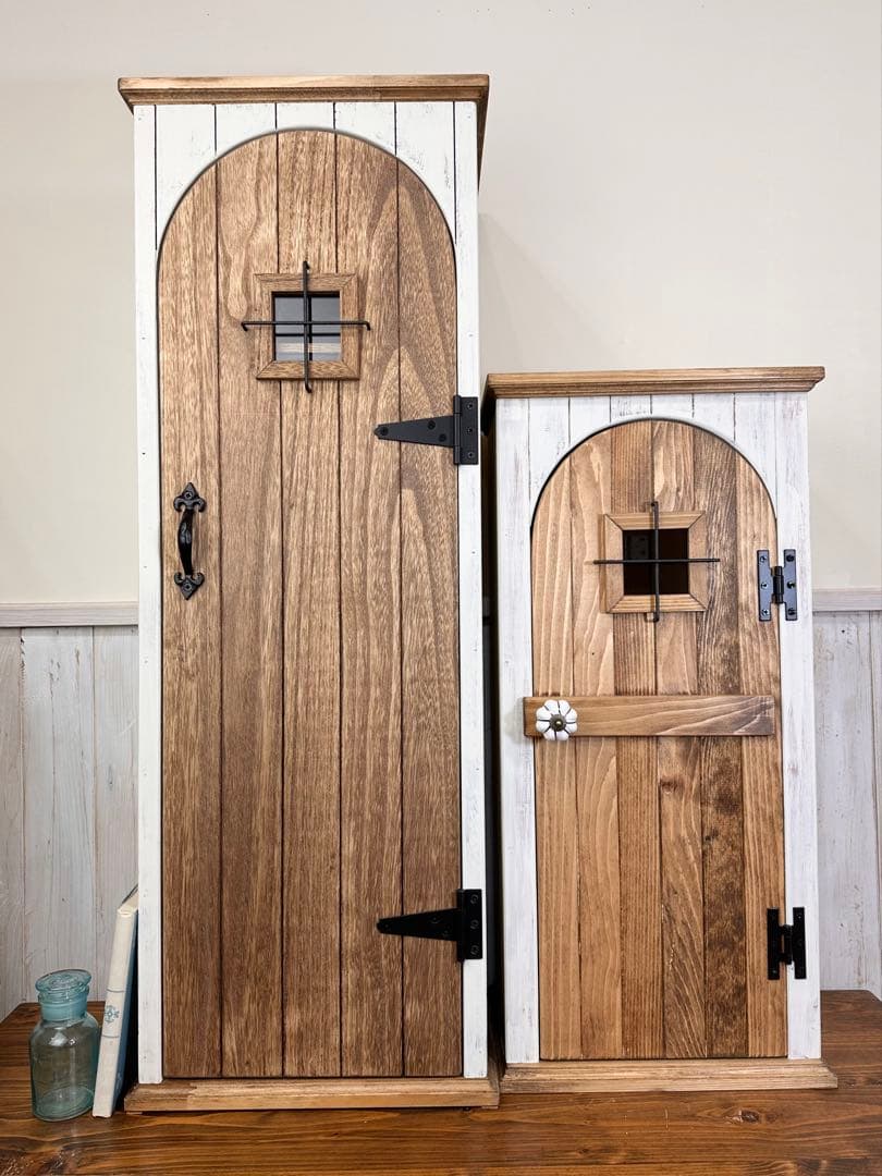 ち*そ様 【1点のみ、補修ありのためお値引き】アンティークの扉のようなキャビネッ