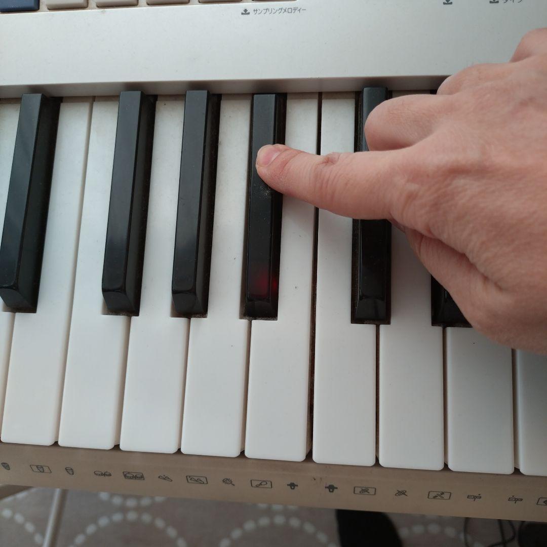 CASIO 光ナビゲーション　キーボード　電子ピアノ LK222