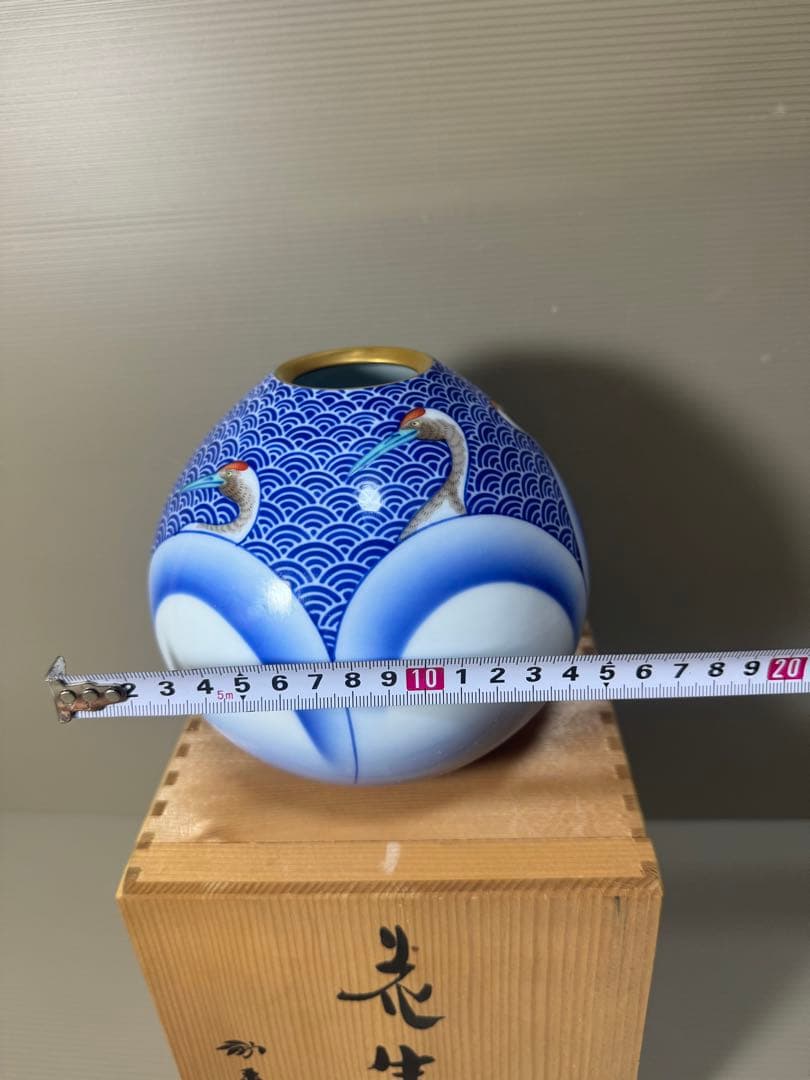 2193 香蘭社　鶴絵　青海波　花瓶　金彩