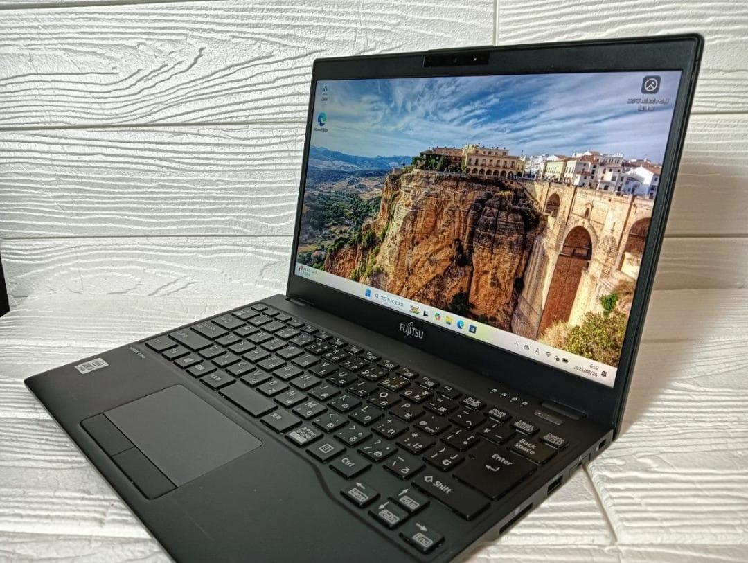 LIFEBOOK 軽量薄型13.3 ノート　パソコン