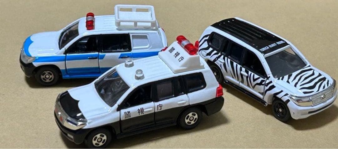 トミカ トヨタ ランドクルーザー 3台セット