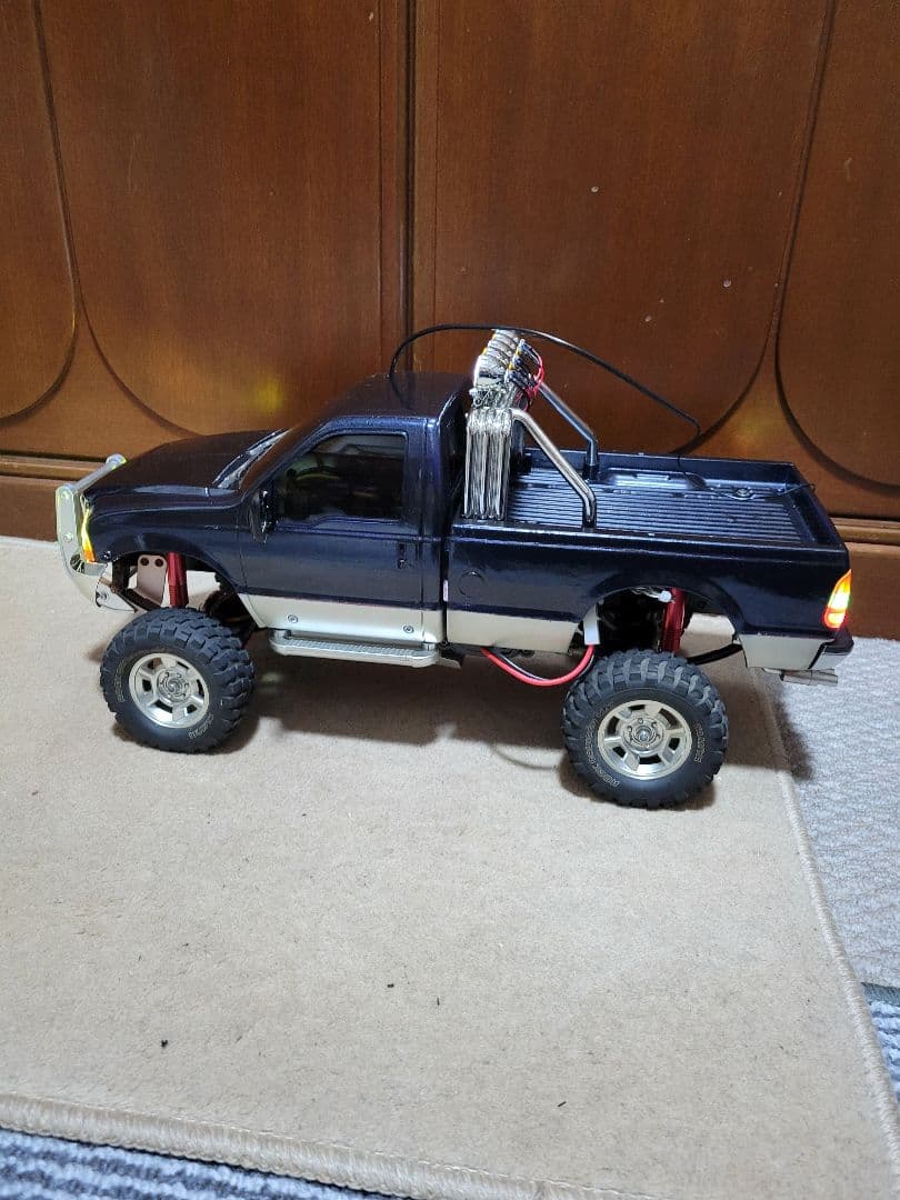 タミヤRC フォードF350 ハイリフト電動RCカープロポ、ライトユニット付き