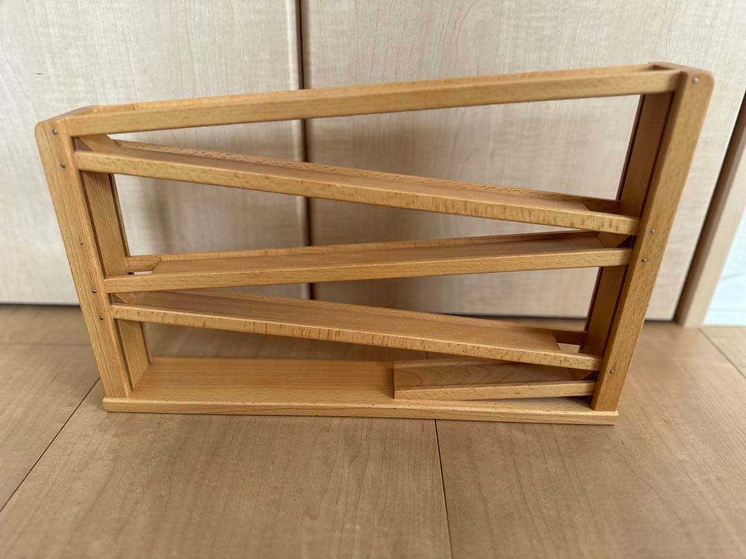 木製　車のおもちゃ　トレインカースロープ　ベック社　BECK 車付き