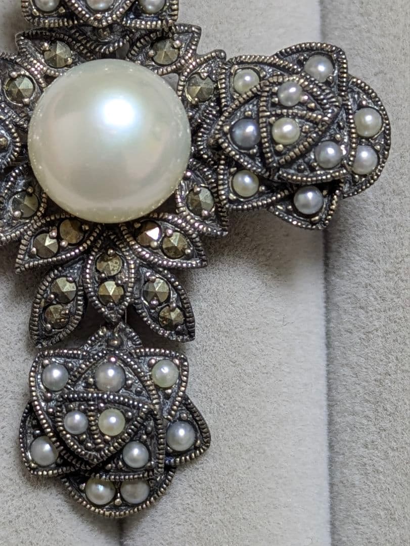 251260◎碌山◎ブローチ