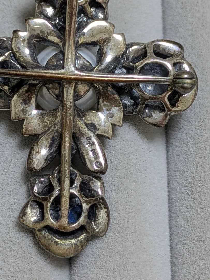 251260◎碌山◎ブローチ