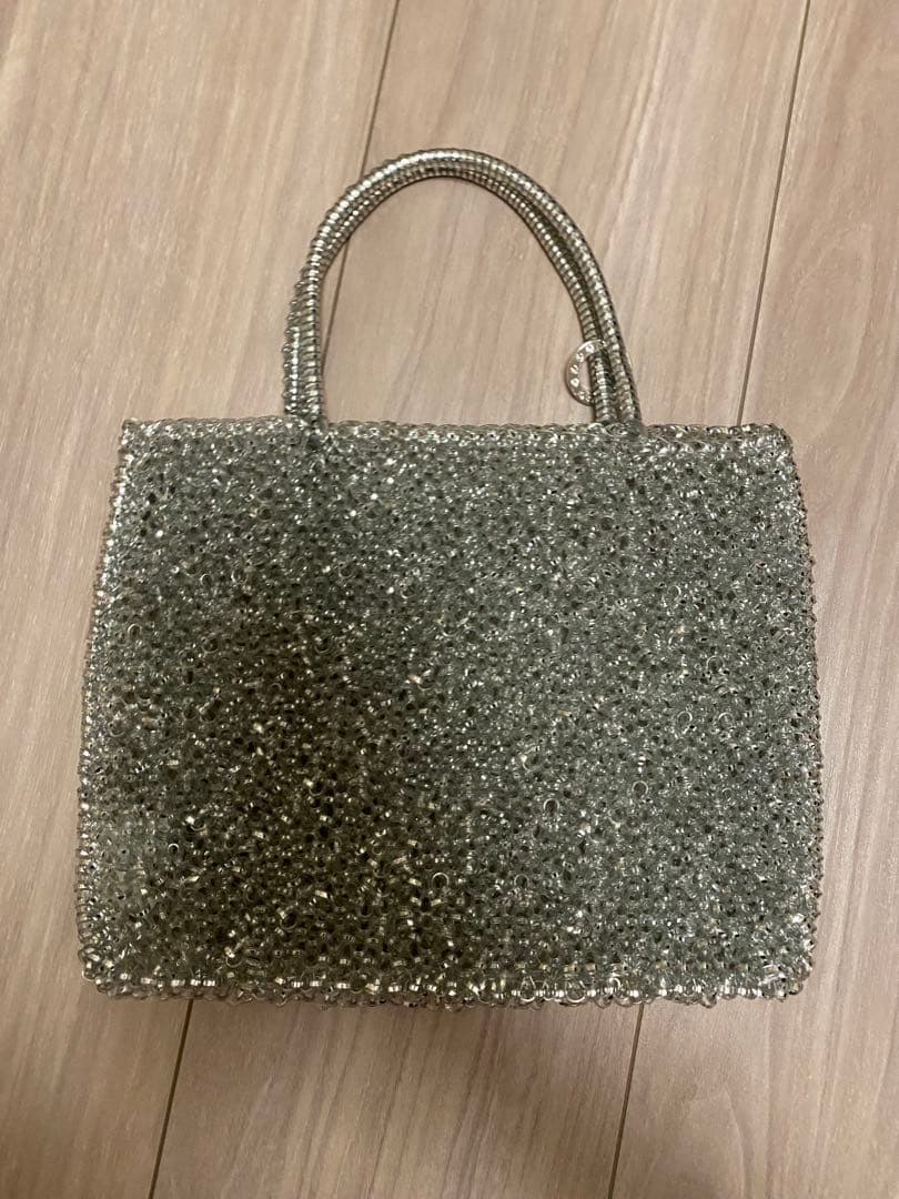 くるりん　アンテプリマ　シルバー バッグ