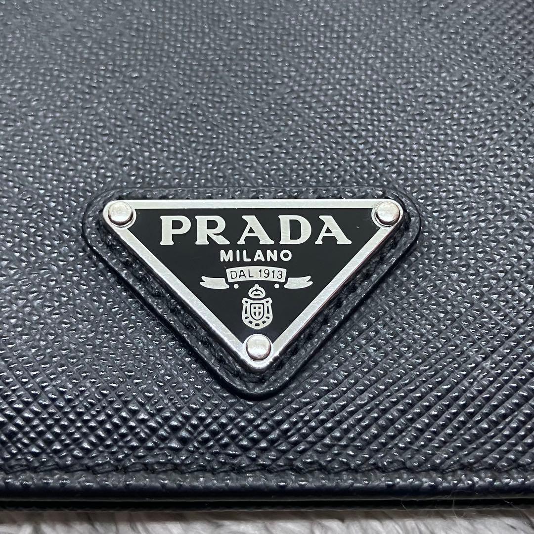 フラットファットさん専用PRADA 二つ折り財布サフィアーノトライアングルロゴ