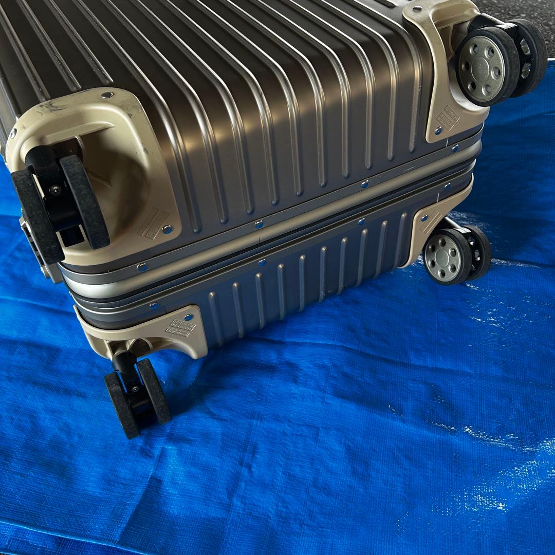 ドイツ製 RIMOWA トパーズ チタニウム 64L TSAロック 4輪