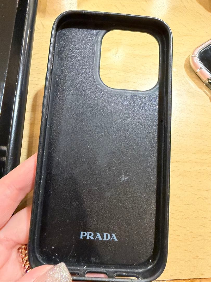 PRADA ブラックレザー iPhoneケース