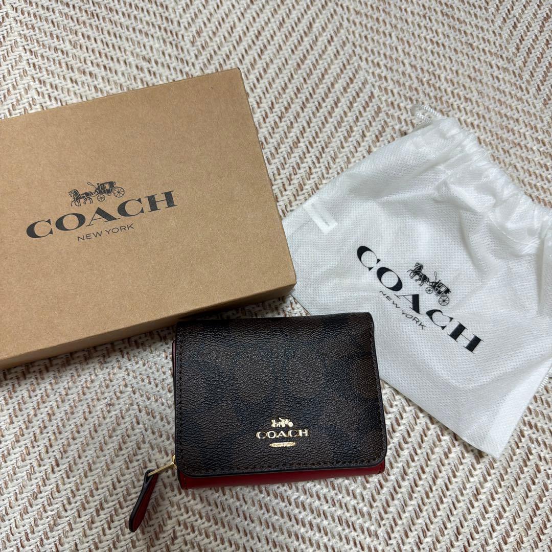 COACH 赤 三つ折り財布 箱付き