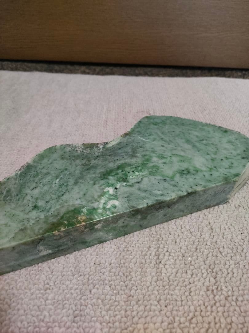 美！ひすい【日高翡翠】愛石家放出品！ 天然石 鑑賞石 北海道 原石  国産鉱物