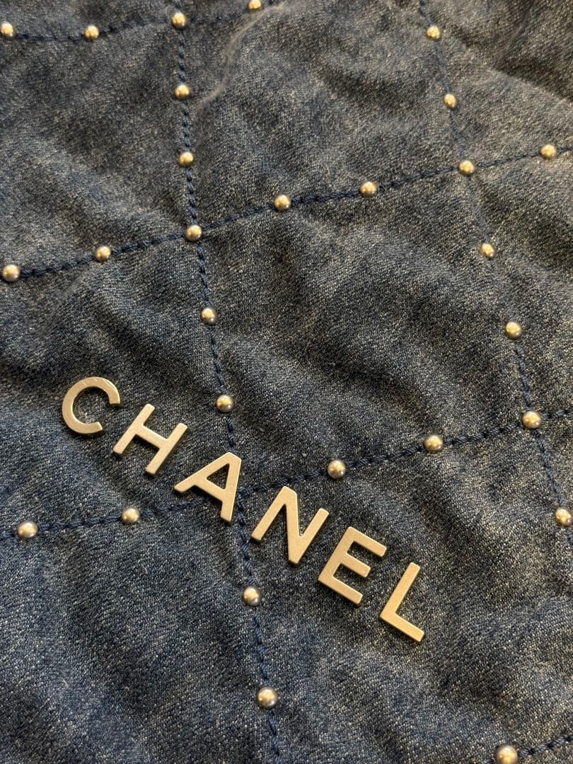 CHANEL 22 スモール　ハンドバッグ