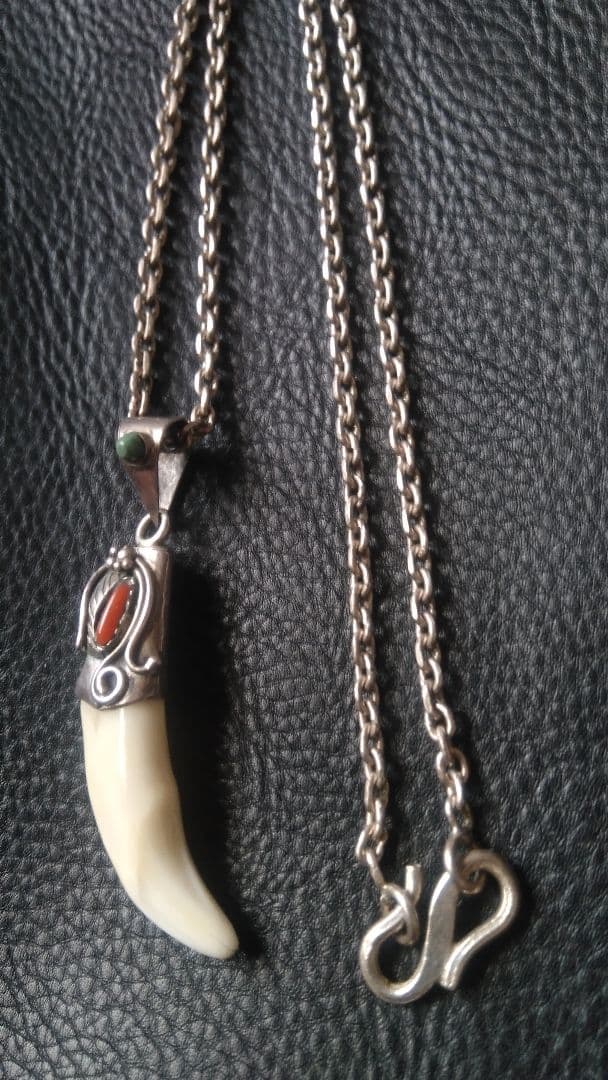 狼牙ペンダント ネックレス ウルフ牙