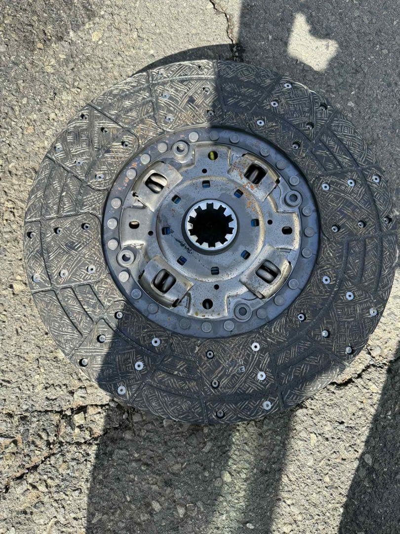 日野プロフィアA09エンジンのクラッチ