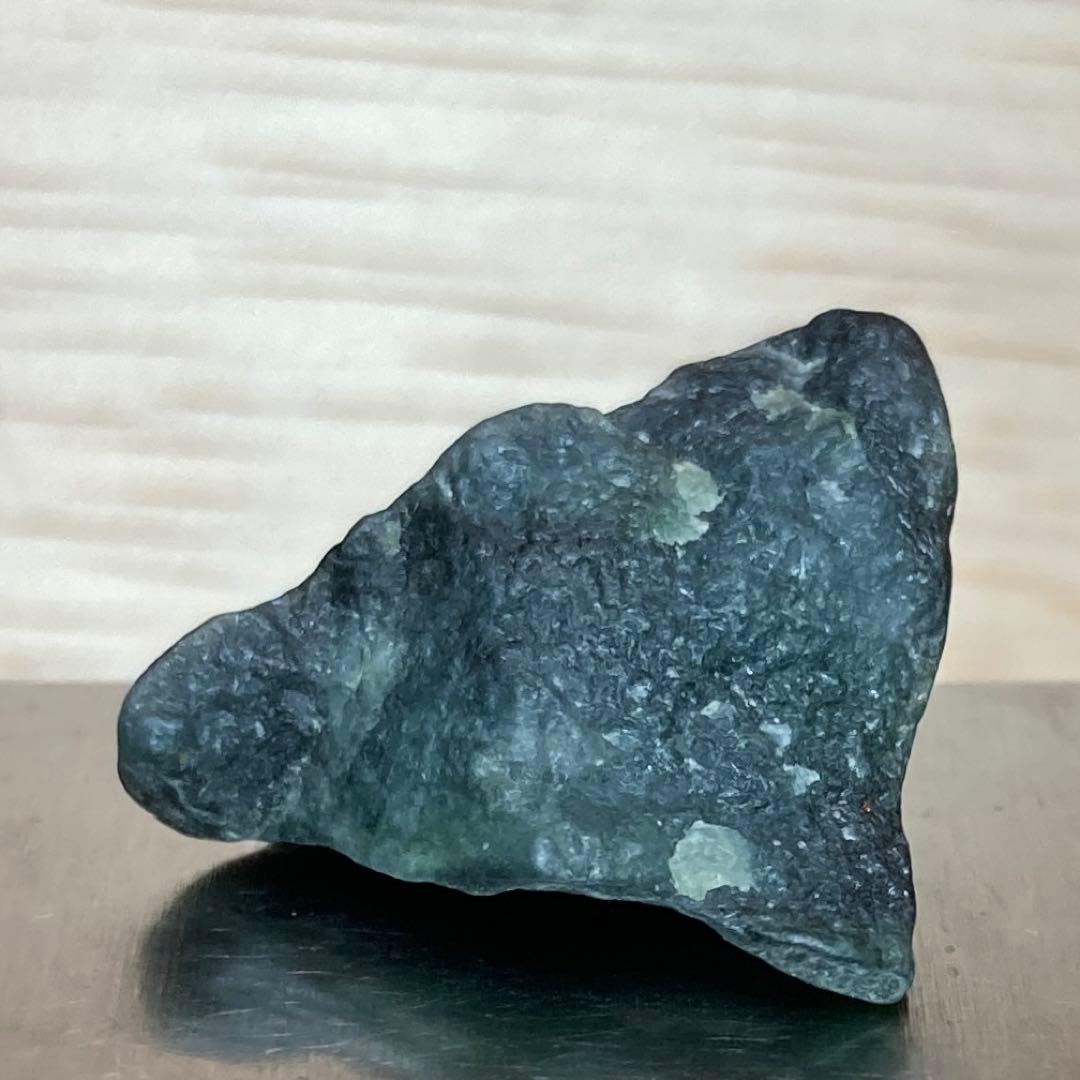 糸魚川翡翠　入りコン沢 茄子紺 翡翠　原石　5.2ｇ