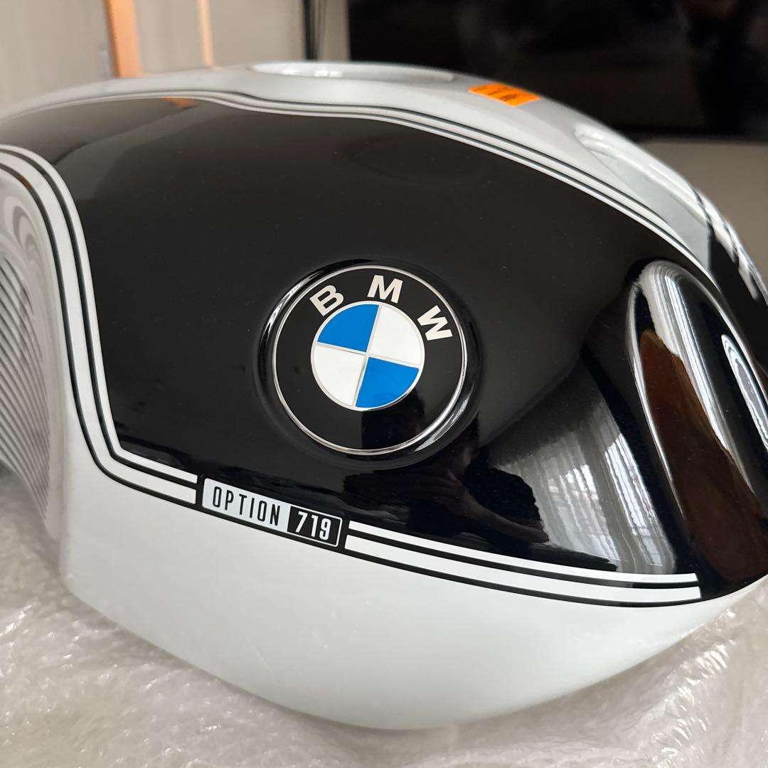 R nine T スクランブラー Option719 白/黒タンク