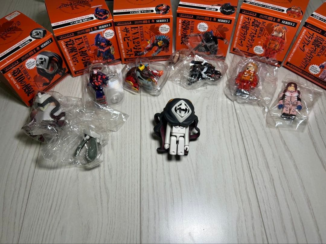 希少 エヴァンゲリオン キューブリックセット