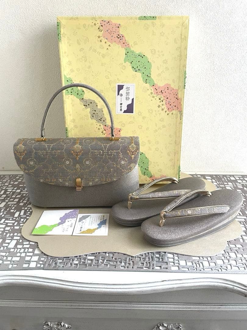 伊と忠　グレー 花柄 佐賀錦和装用バッグと草履セット