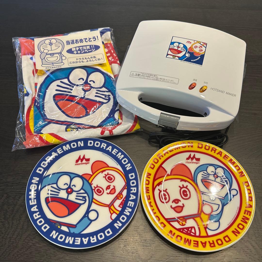 非売品　ドラえもん　ホットサンドメーカー.お皿２枚.親子エプロン　新品未使用品
