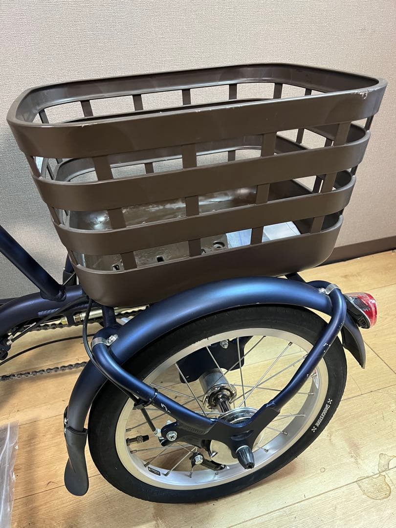 ほぼ新品ブリヂストン電動三輪自転車バッテリーB400 14.3～14.6Ah相当