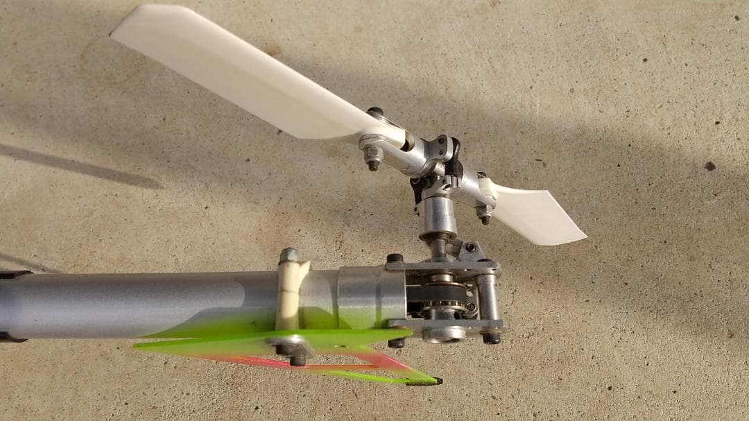 ラジコンヘリコプター　ショッカーSP30　クイック製