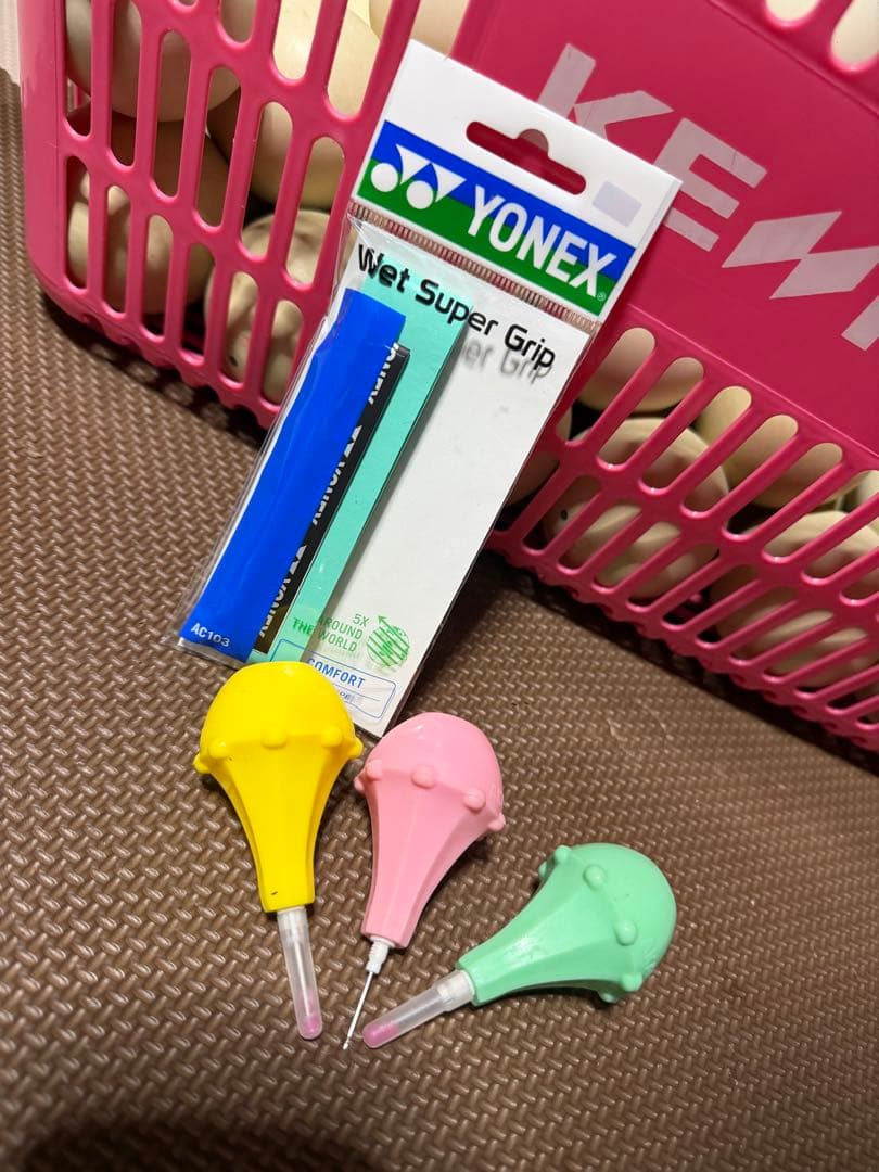 ソフトテニスボール54球　他備品