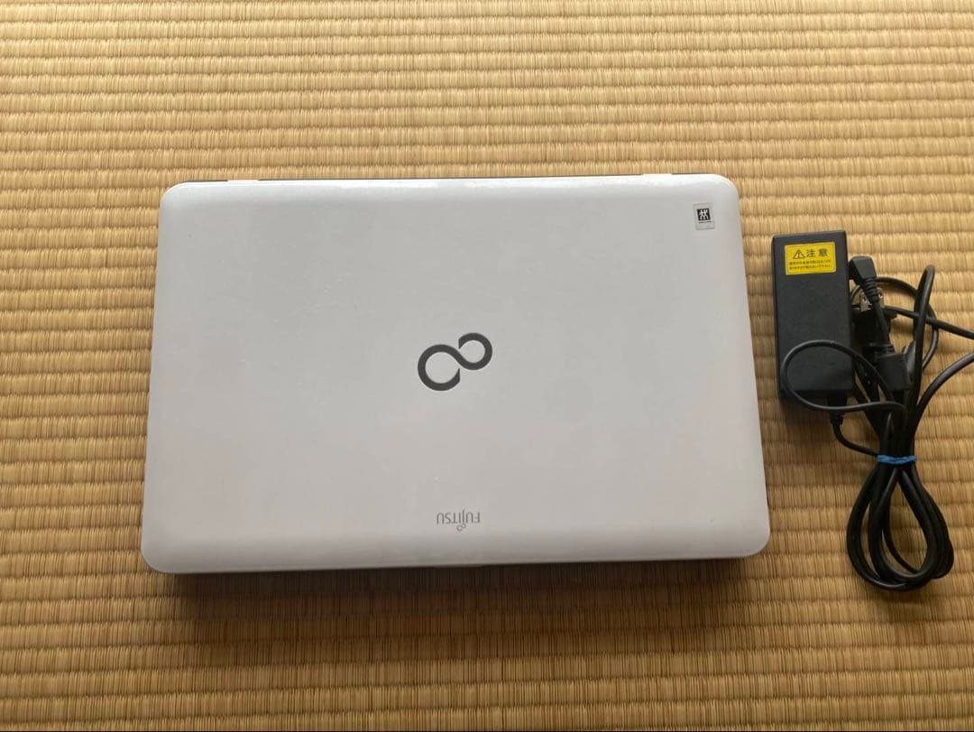 富士通ノート型パソコン　AH42H