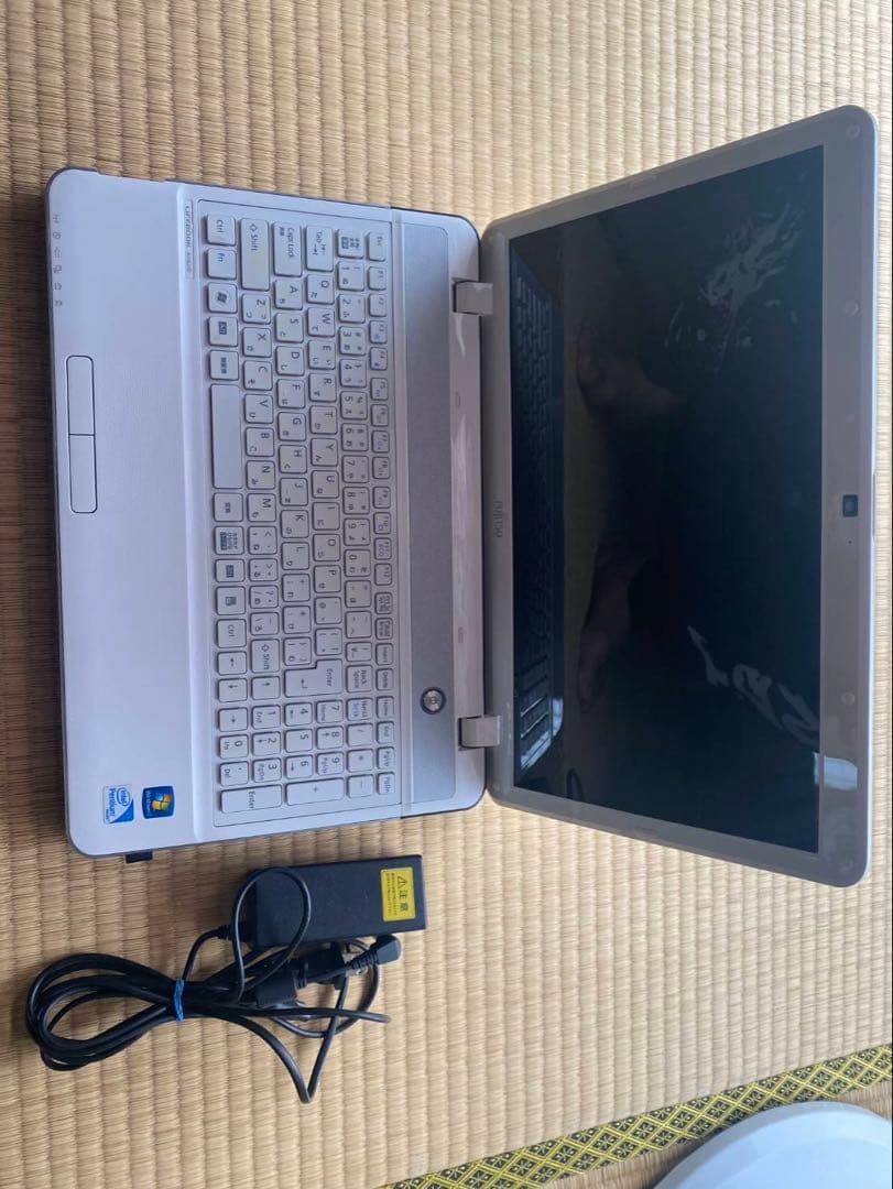 富士通ノート型パソコン　AH42H