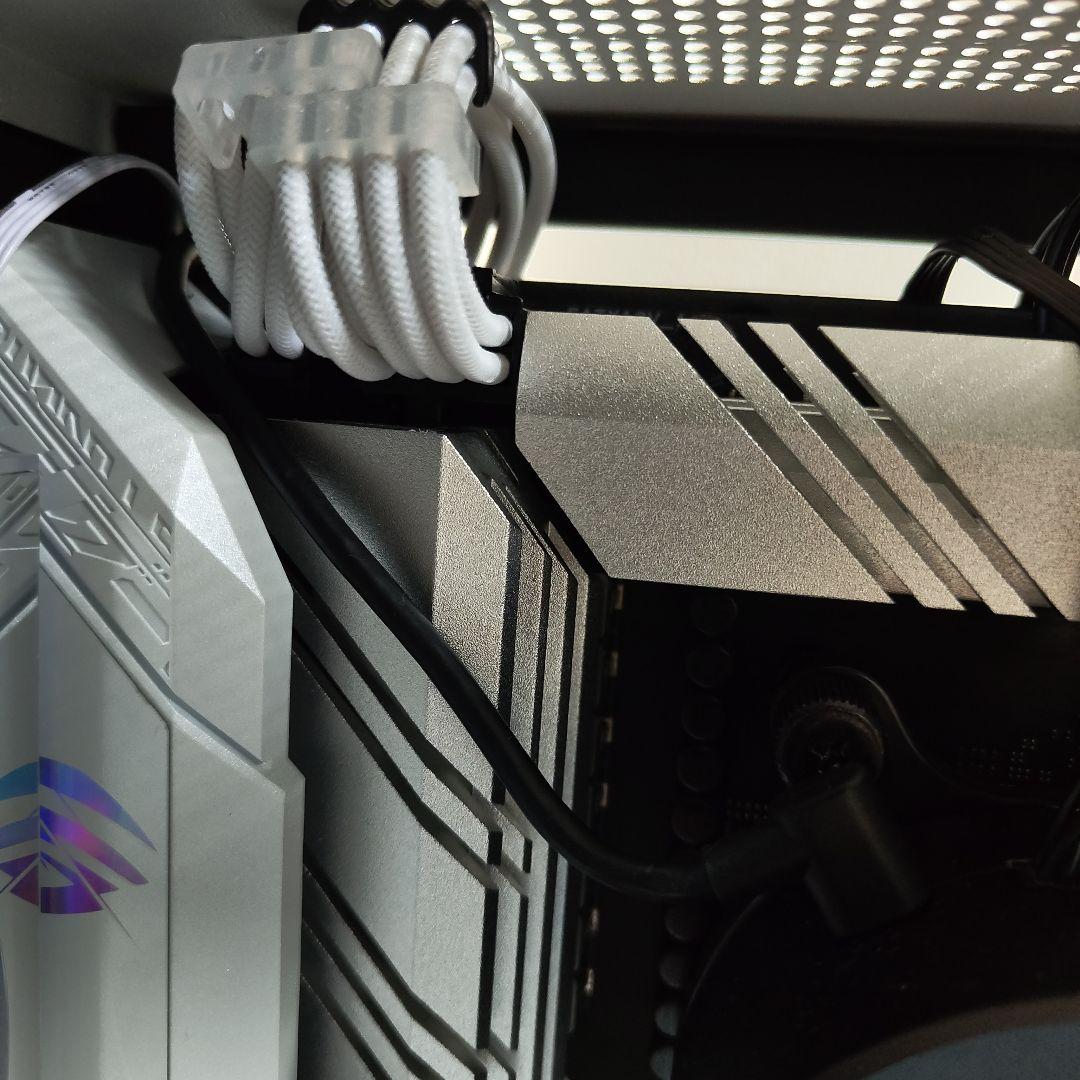 m*l様 Ryzen7.5800x3D ゲーミングPC 電源とグラボストレージメ