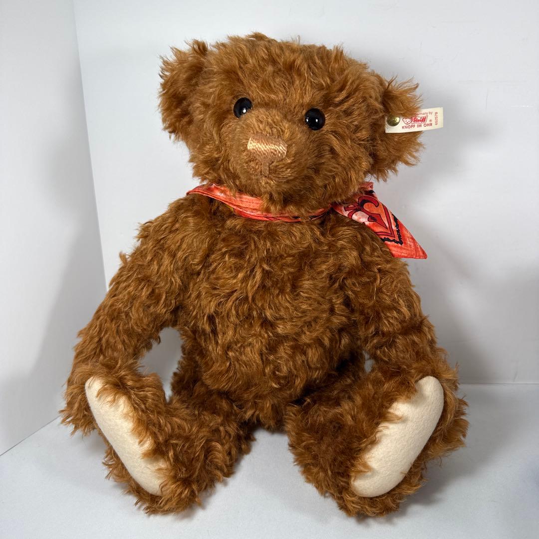 シュタイフ ラッフルズベア