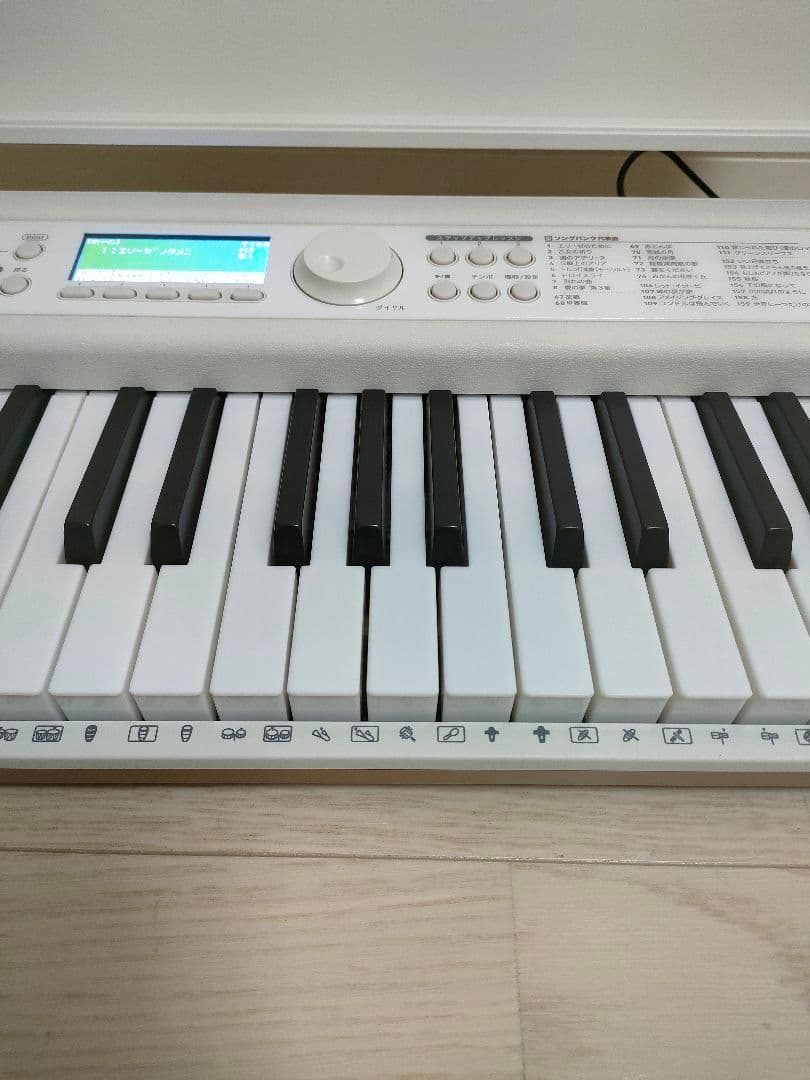 美品　カシオ　電子キーボード　LK-526 2022年製 　光ナビゲーション