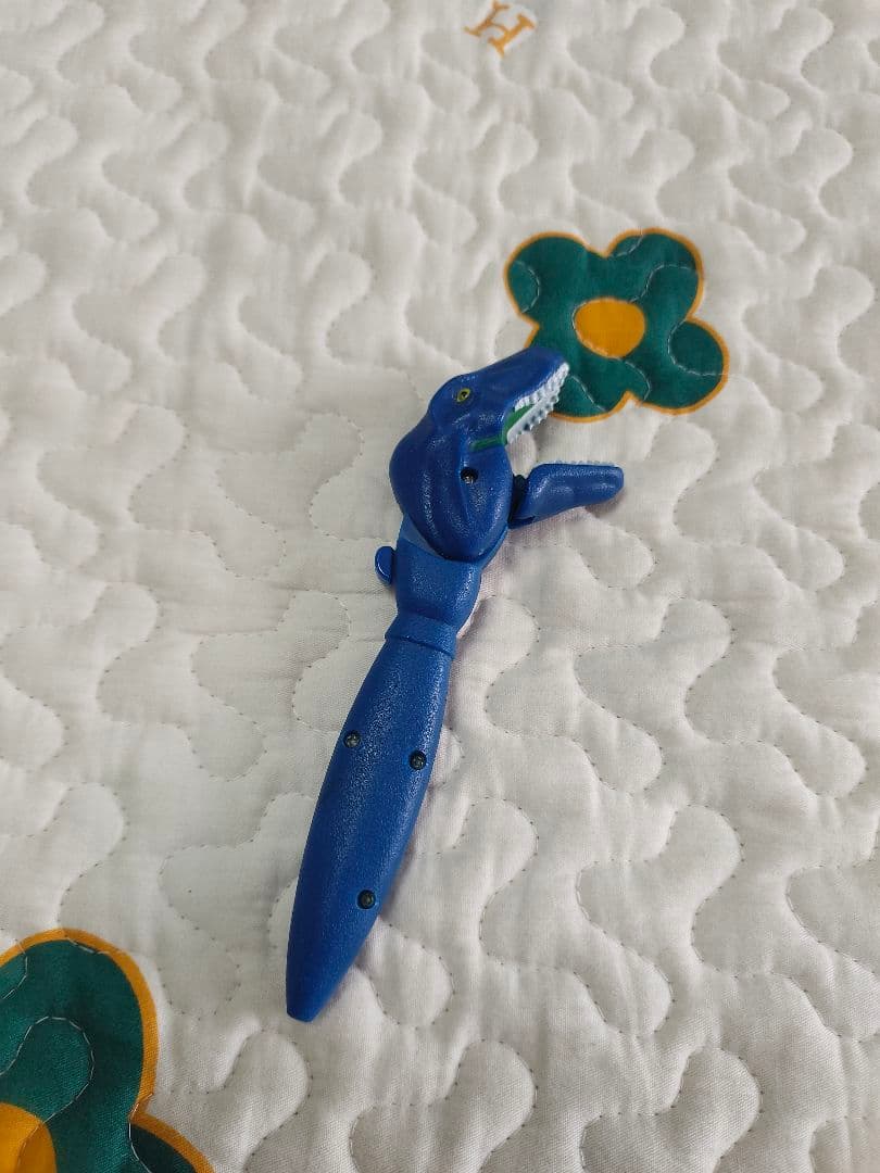 青い恐竜クローラー