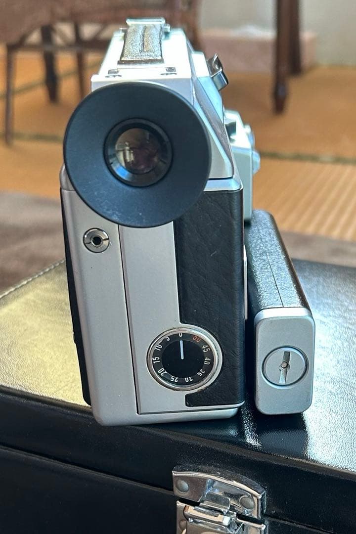 ケース付Canon Auto Zoom 814 8mmフィルムカメラ ビンテージ