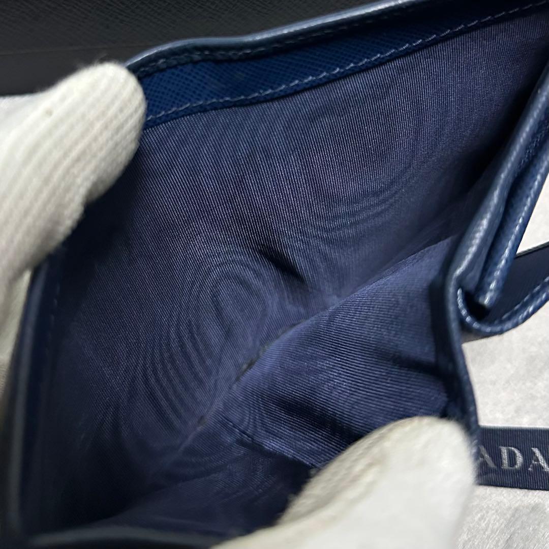 PRADA プラダ　折り財布　ゴールドロゴ　ブルー　サフィアーノレザー