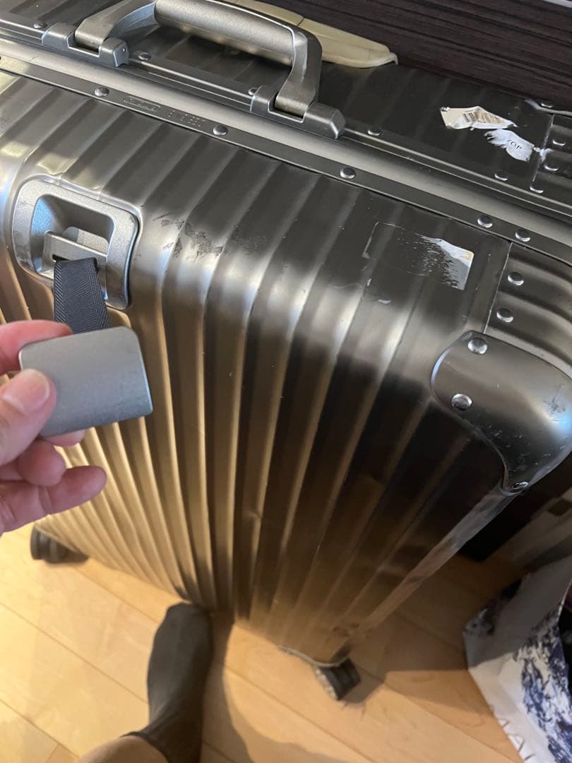 オミ　【正規品】RIMOWAトパーズ チタニウム チェックインL TSA