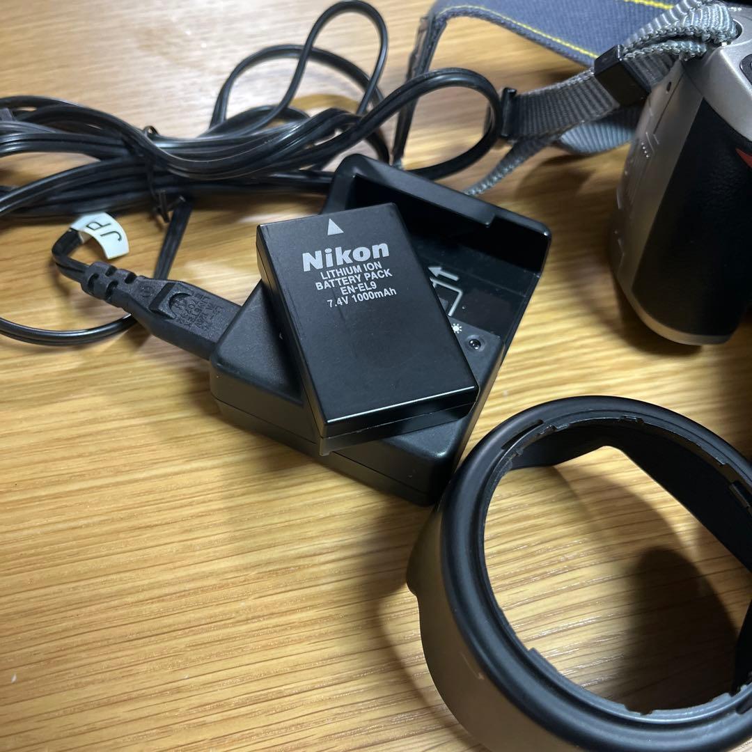 Nikon D40 デジタル一眼レフ カメラ