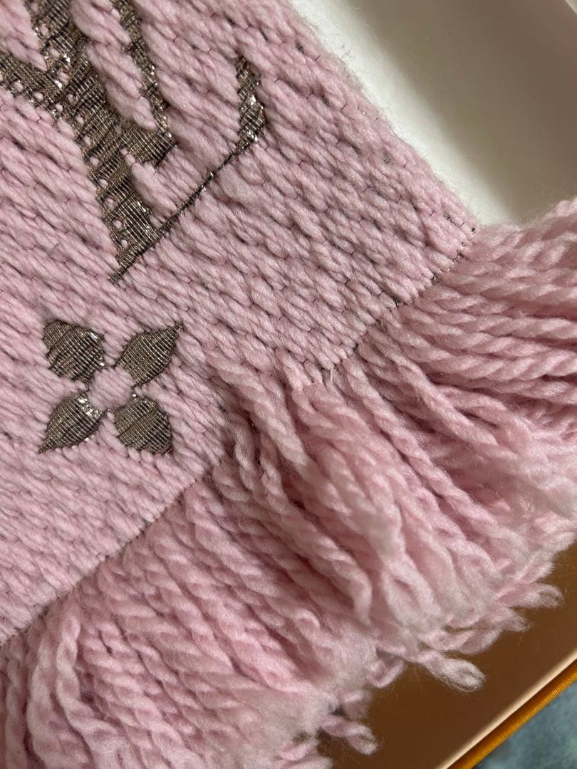 Louis Vuitton ピンク ロゴ マフラー　ノンタン出品
