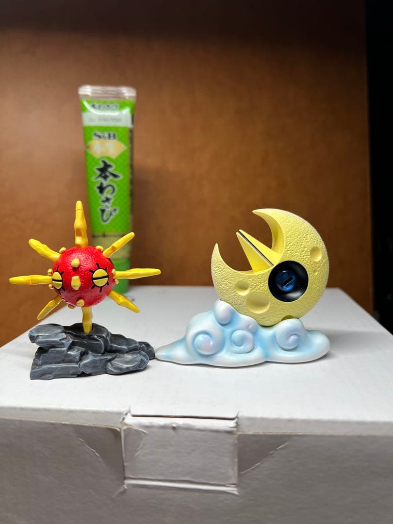 ポケモンスケールワールド　ソルロックとルナトーン
