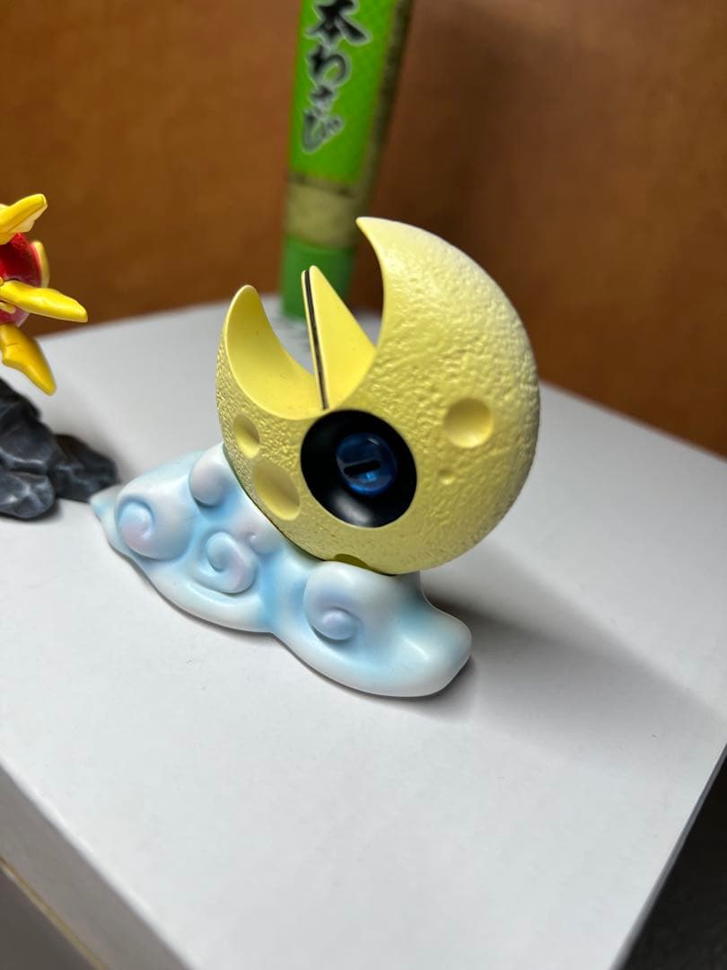 ポケモンスケールワールド　ソルロックとルナトーン