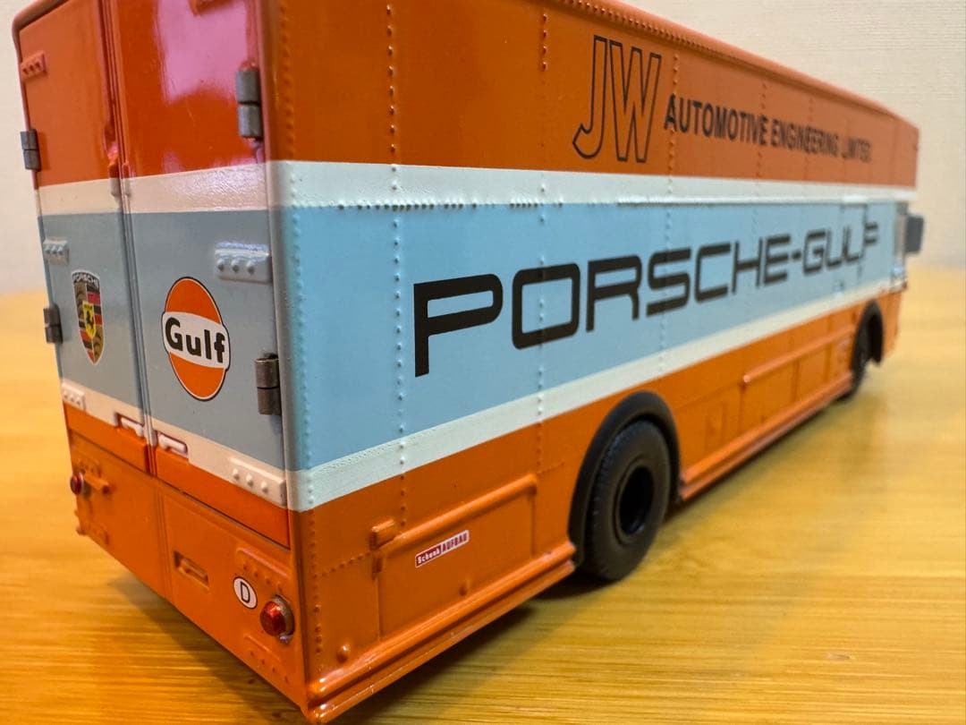 【Schuco】限定 Renntransporter Porsche-Gulf