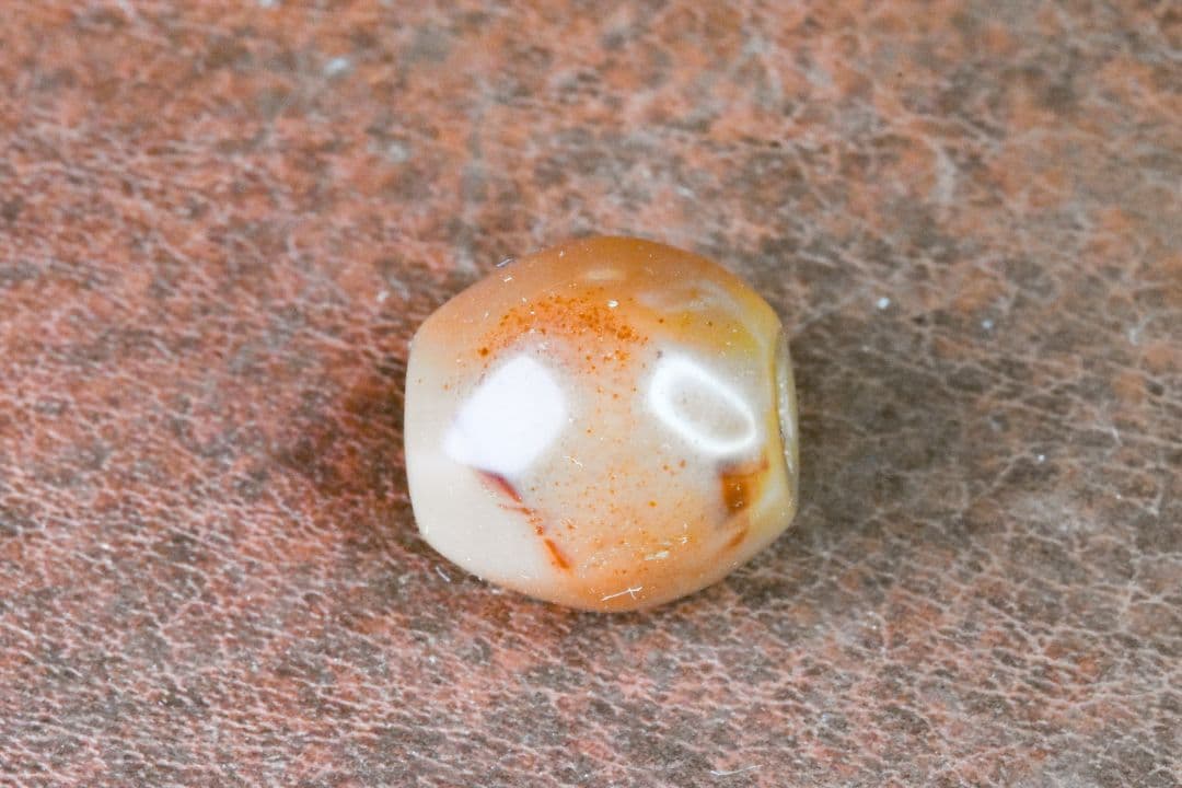 西アジア出土 アンティークカーネリアン 300〜500年前 朱砂　01