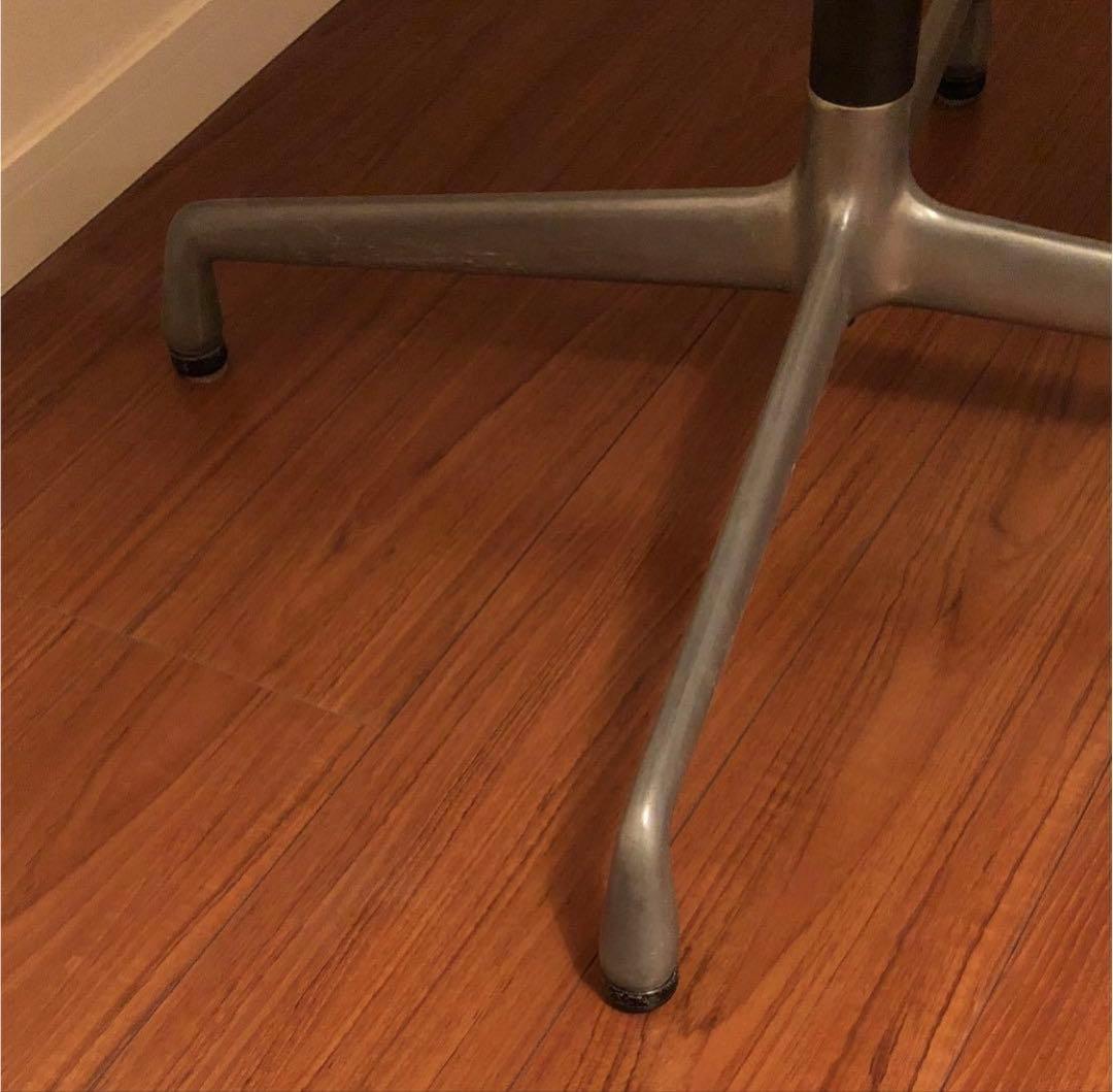 Herman Miller コントラクトベーステーブル