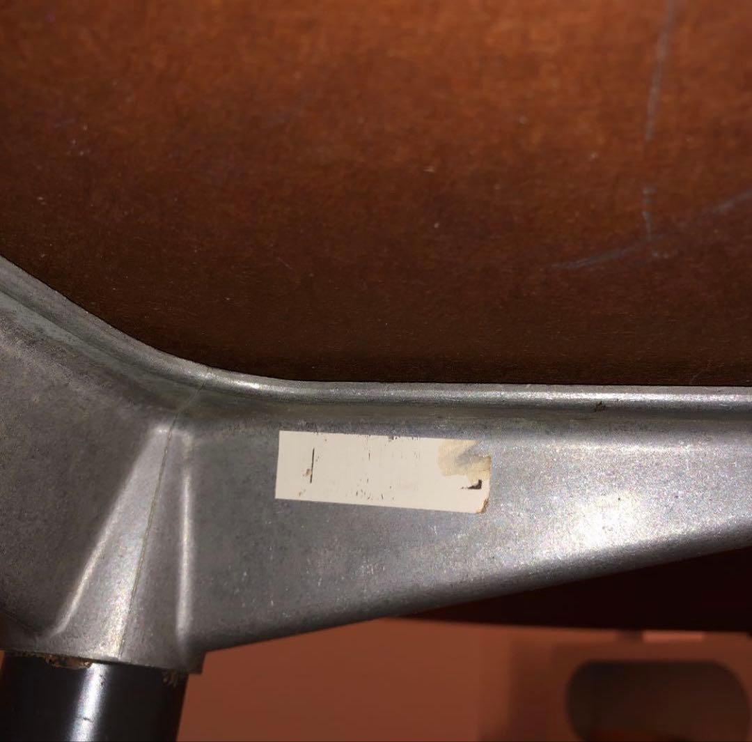 Herman Miller コントラクトベーステーブル