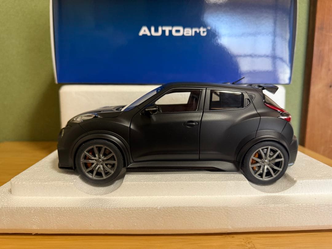 NISSAN JUKE-R 2.0　AUTOart1/18ミニカー