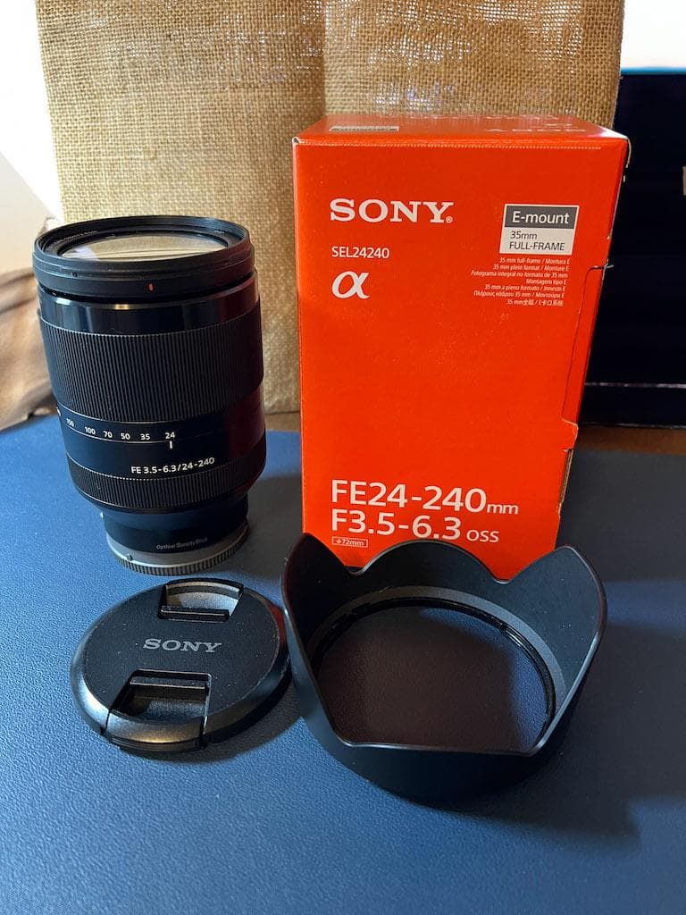 SONY FE 24-240mm F3.5-6.3 OSS ズームレンズ