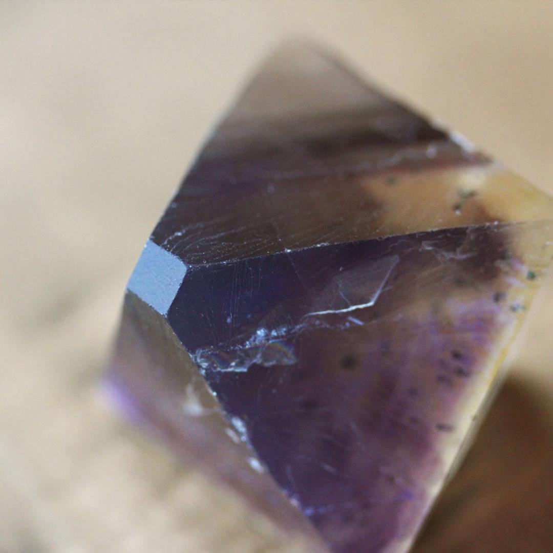 超特大108 g イリノイ産 バイカラーフローライト 蛍石 八面体 原石 鉱物