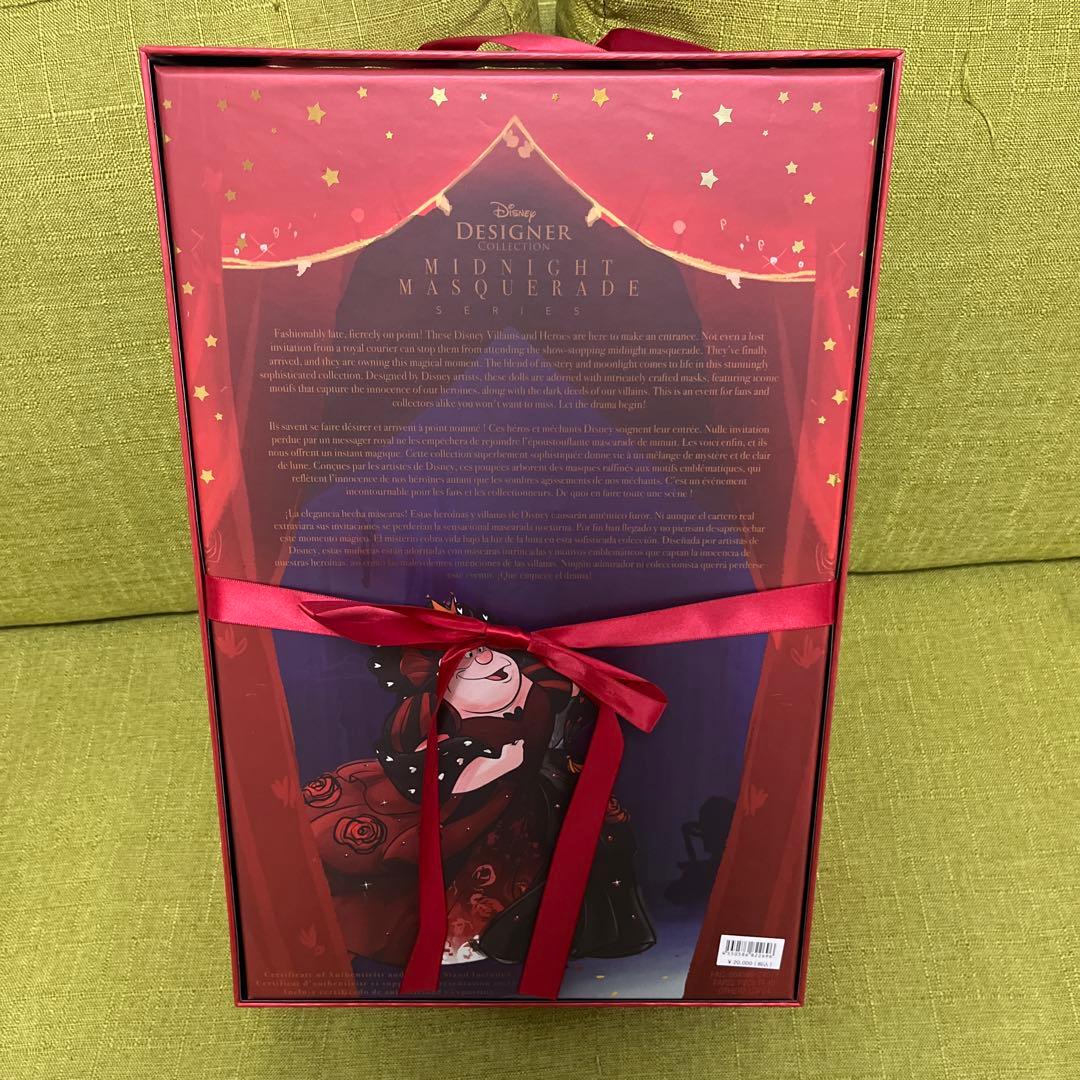 ディズニーストア　赤の女王　フィギュア　限定3450体